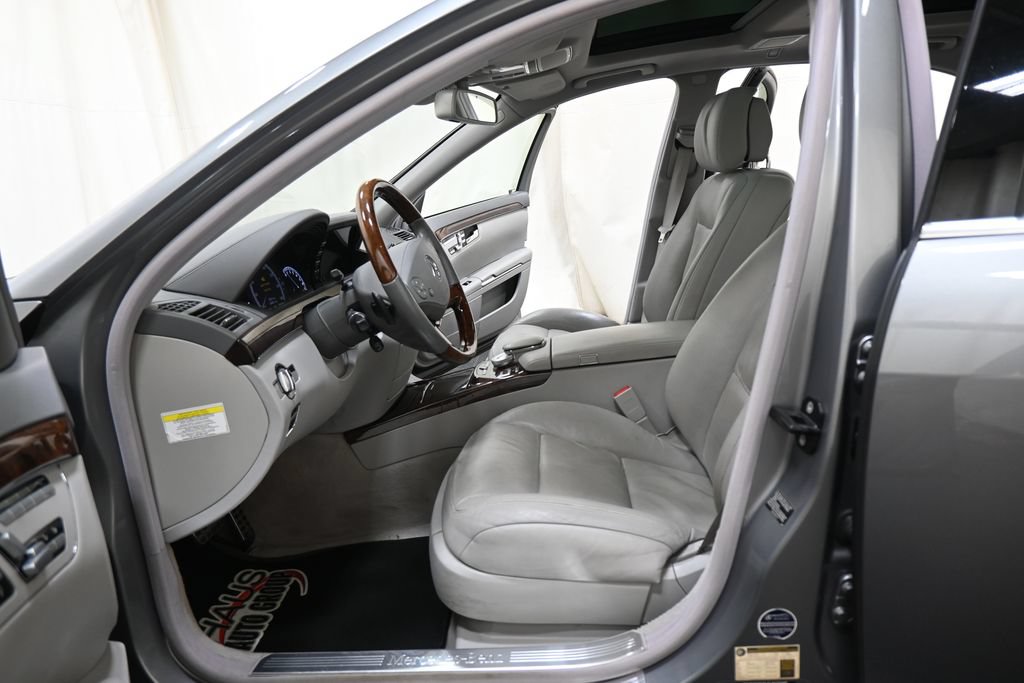 Used 2010 Mercedes-Benz S 550 4MATIC image 7