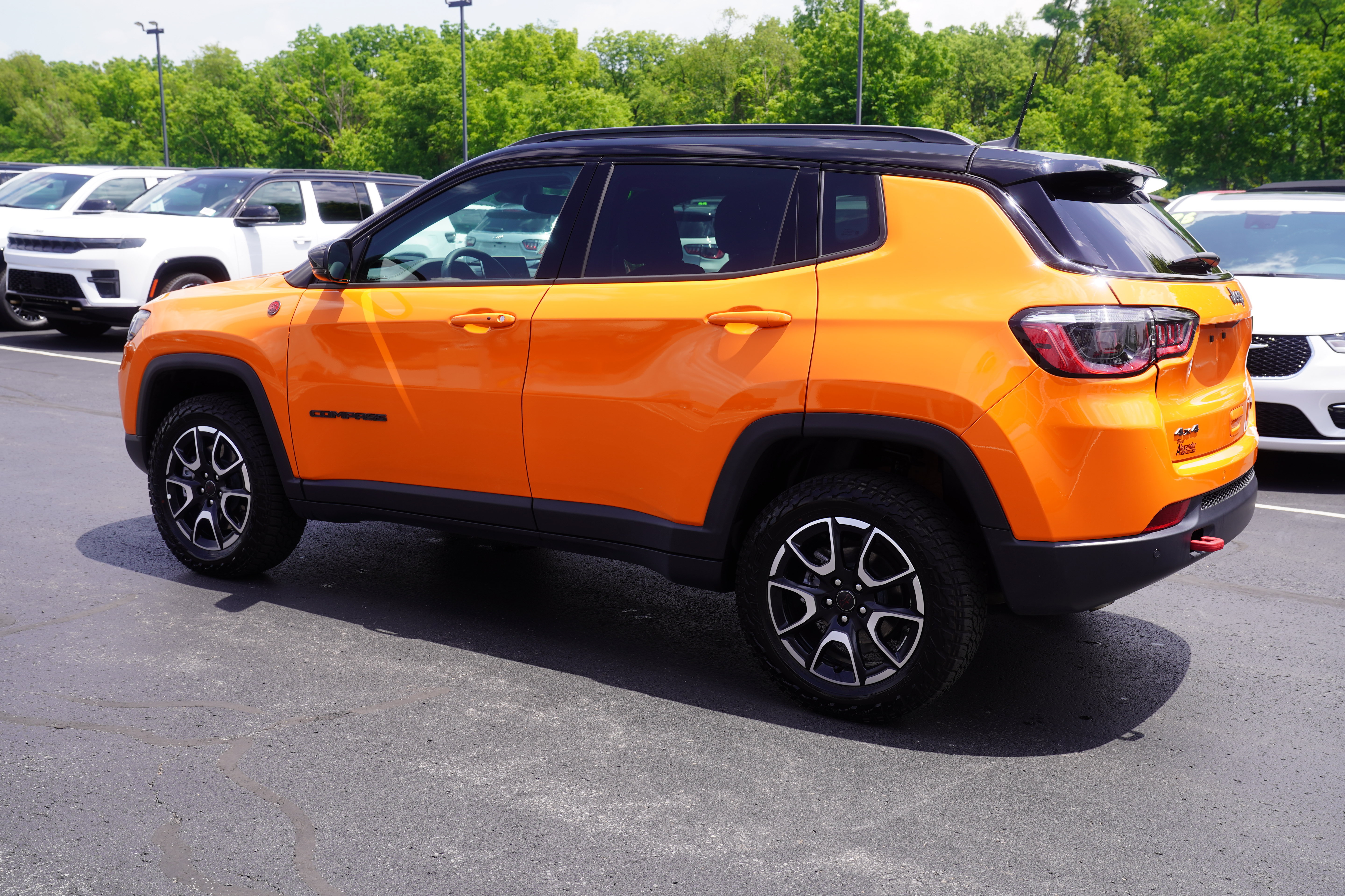 Used 2026 Jeep Compass Trailhawk AWD/4WD image 8