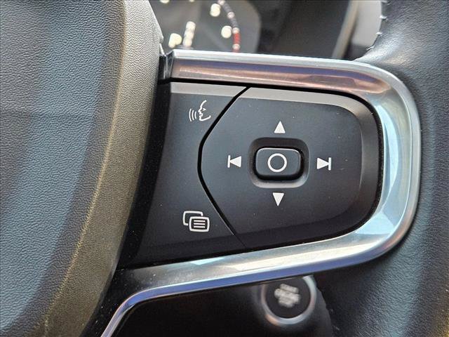Used 2020 Volvo XC40 T5 Momentum AWD/4WD image 25