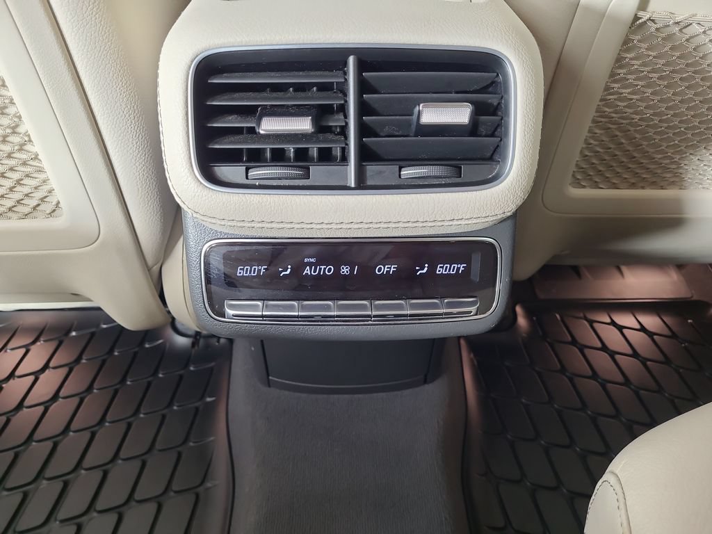 Used 2020 Mercedes-Benz GLS 450 4MATIC image 18