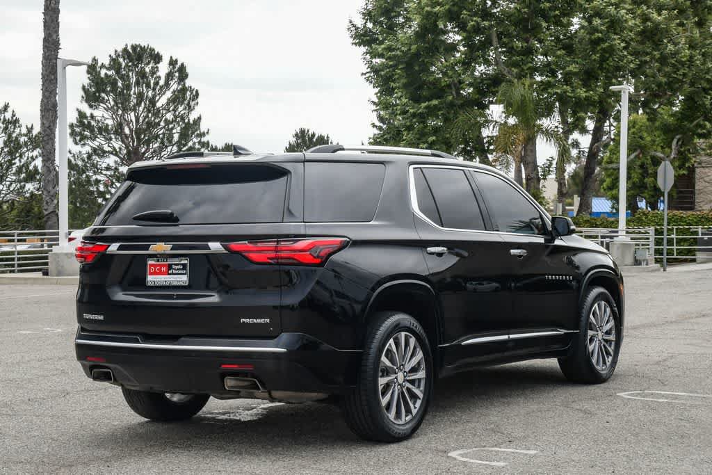 Used 2022 Chevrolet Traverse Premier FWD image 9