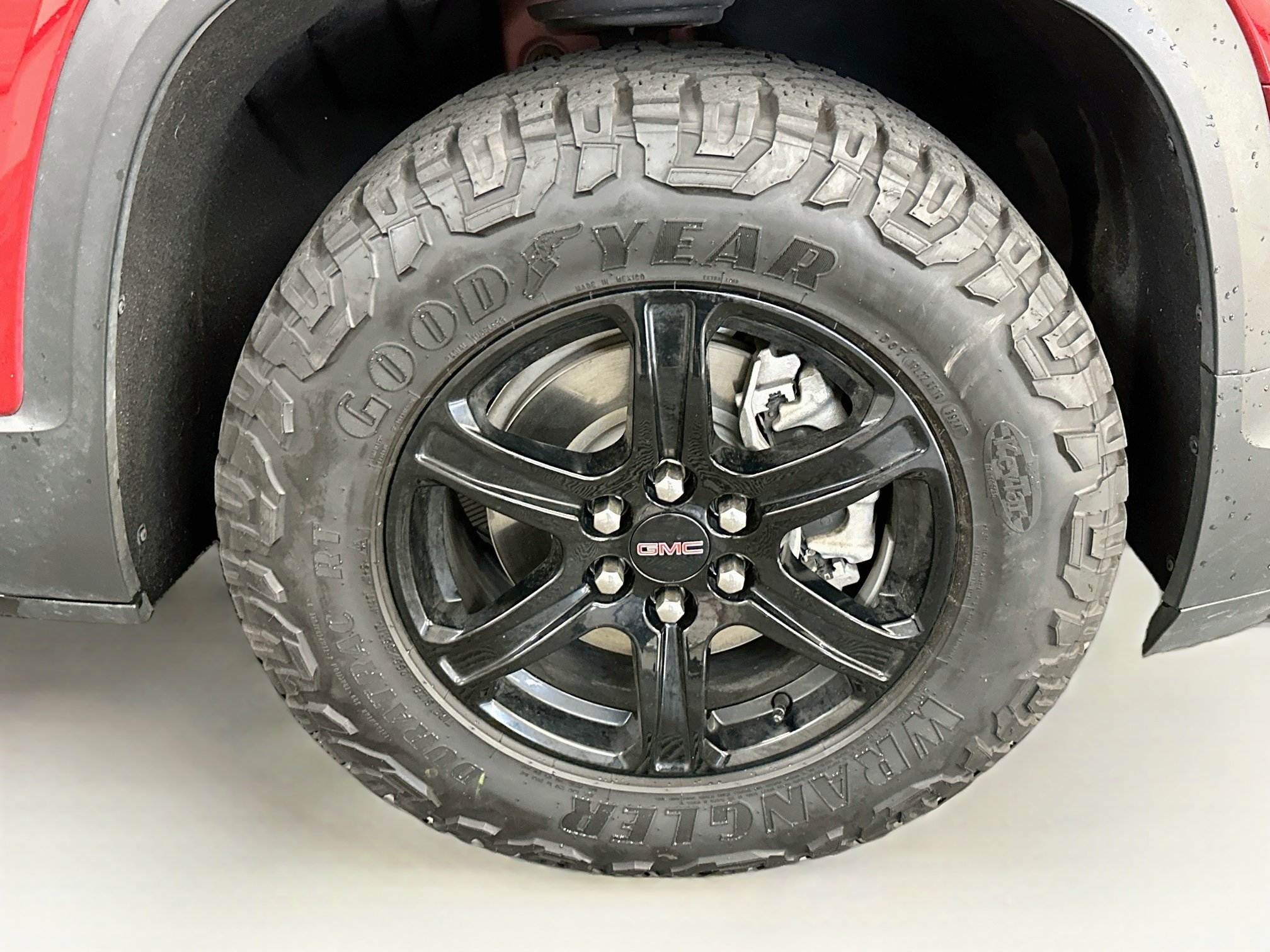 Used 2023 GMC Acadia AT4 w/ Technology Package AWD/4WD image 11