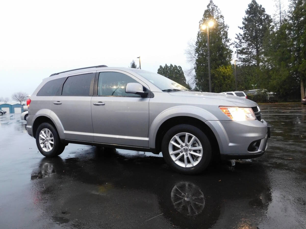 Used 2017 Dodge Journey SXT w/ Comfort/Convenience Group