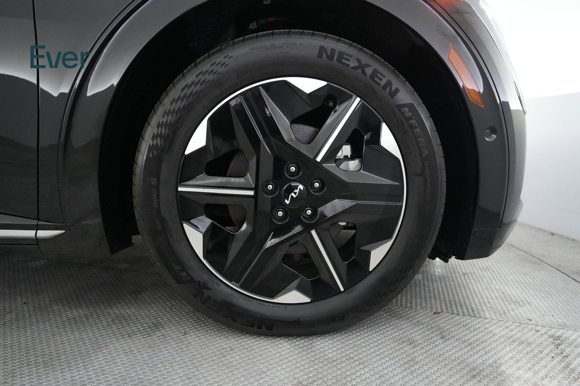 Used 2025 Kia EV6 Wind RWD image 20