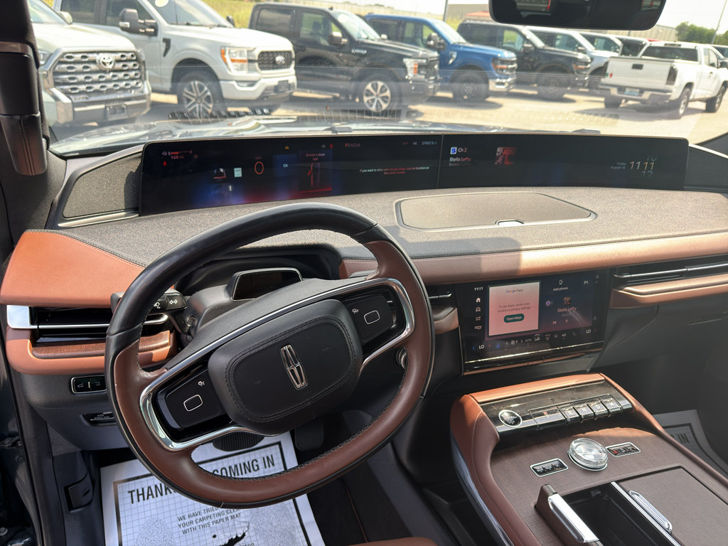 Used 2025 Lincoln Navigator Reserve AWD/4WD image 11