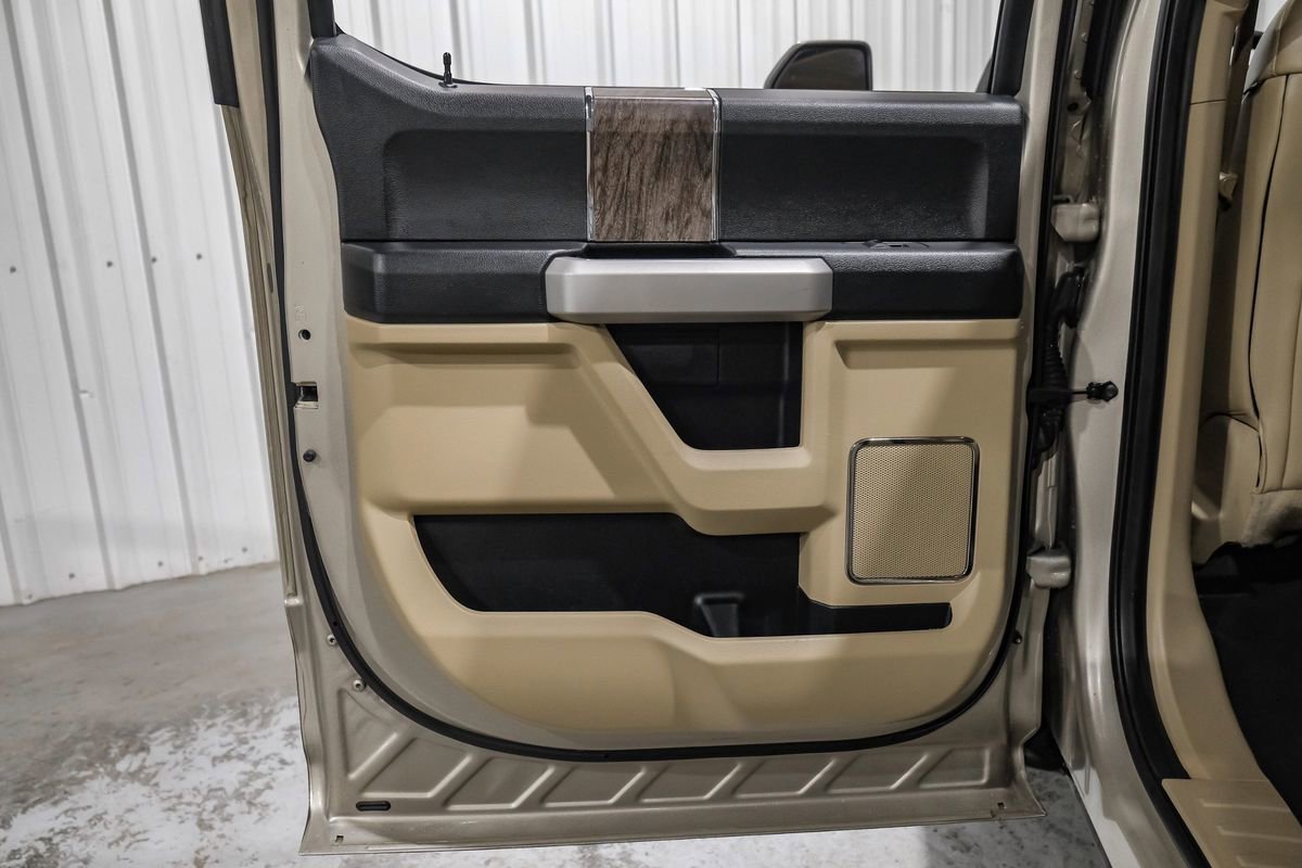 Used 2017 Ford F250 Lariat w/ Chrome Package image 46