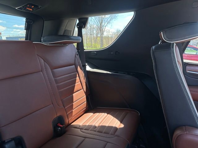 Used 2024 GMC Yukon Denali Ultimate AWD/4WD image 16