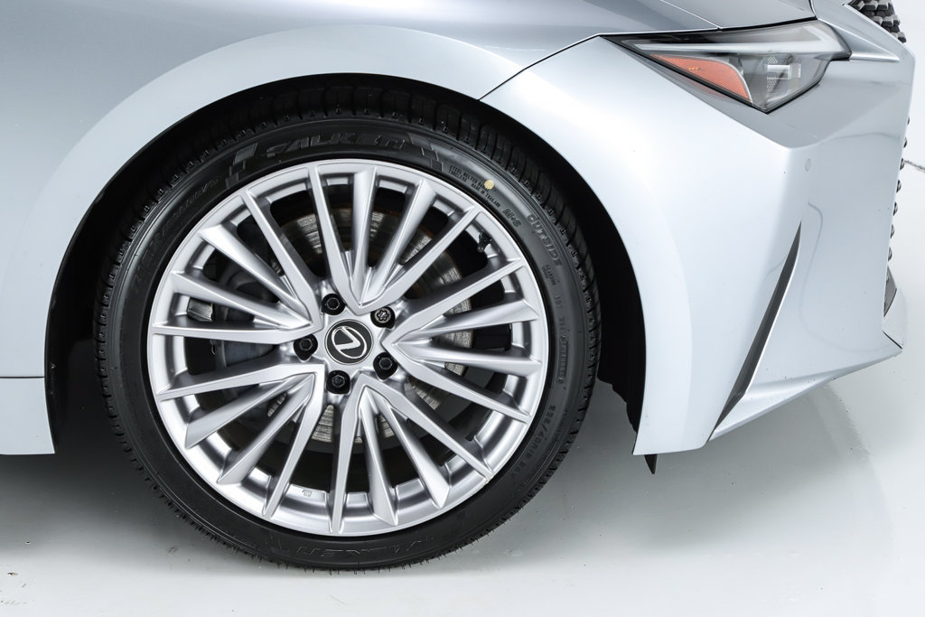 Used 2025 Lexus IS 300 w/ Premium Package RWD image 19