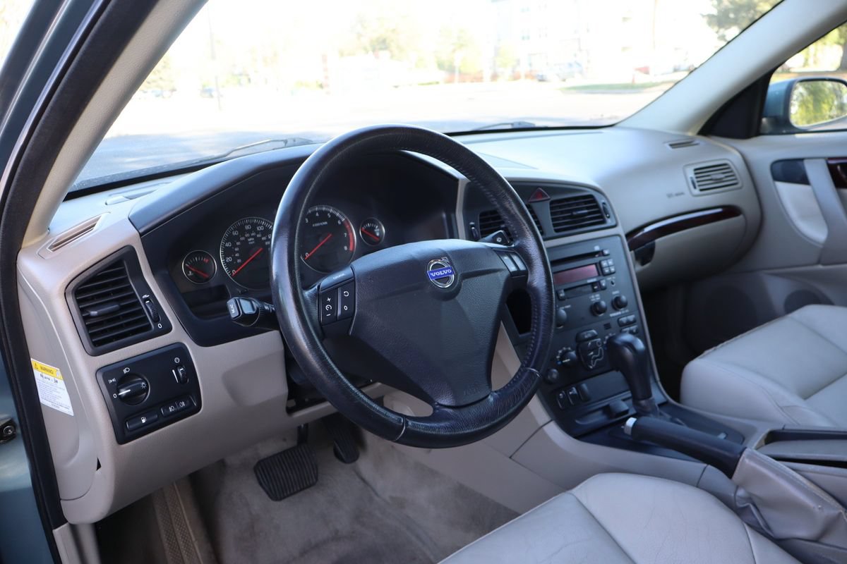 Used 2004 Volvo S60 2.5T AWD/4WD image 15