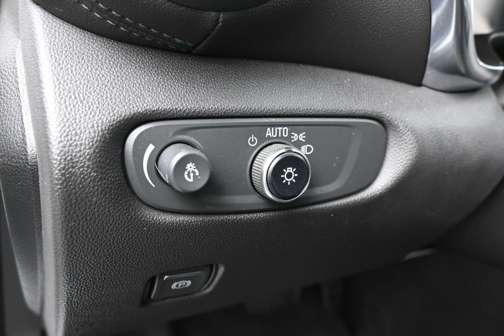Used 2022 Chevrolet Blazer LT FWD image 14