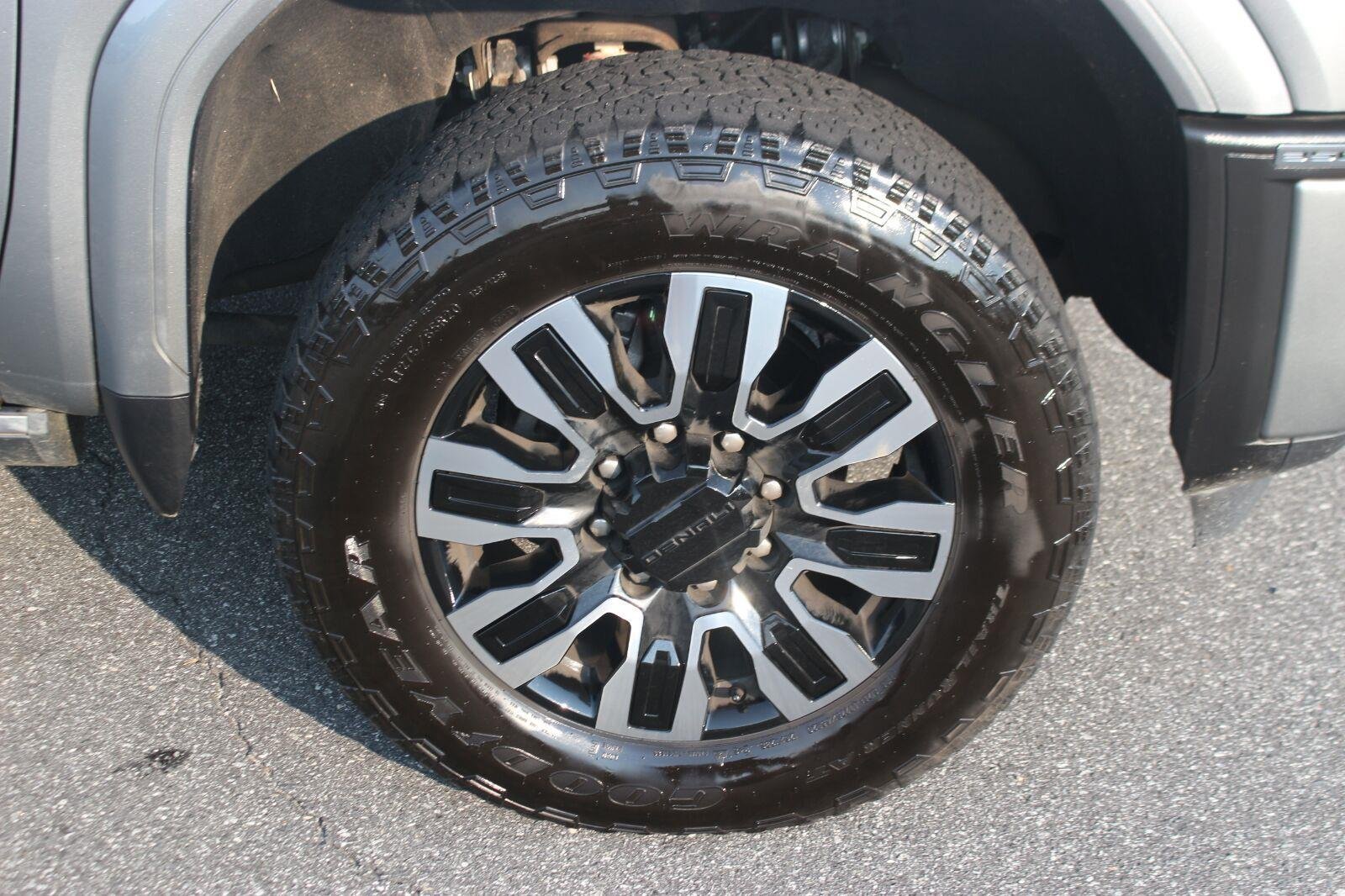 Used 2024 GMC Sierra 3500 Denali Ultimate AWD/4WD image 39