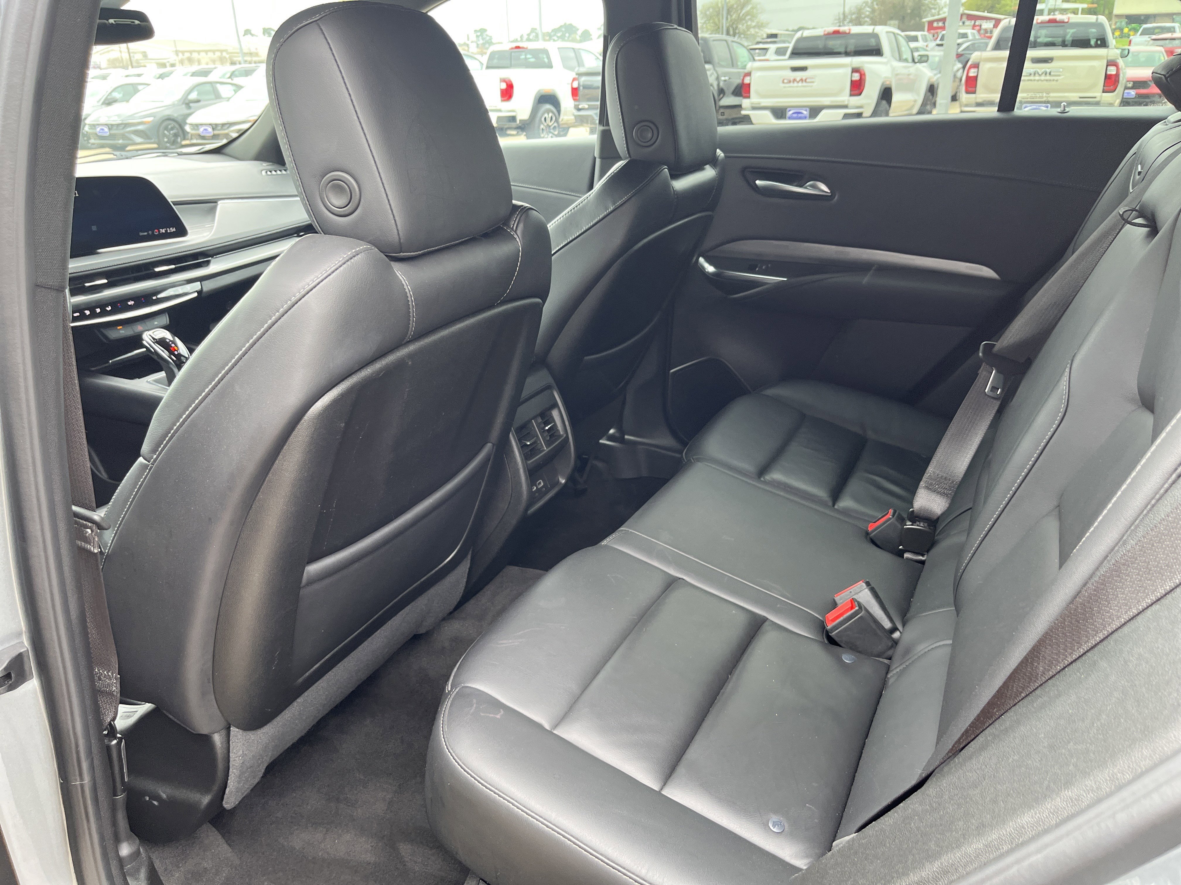 Used 2024 Cadillac XT4 Premium Luxury image 10