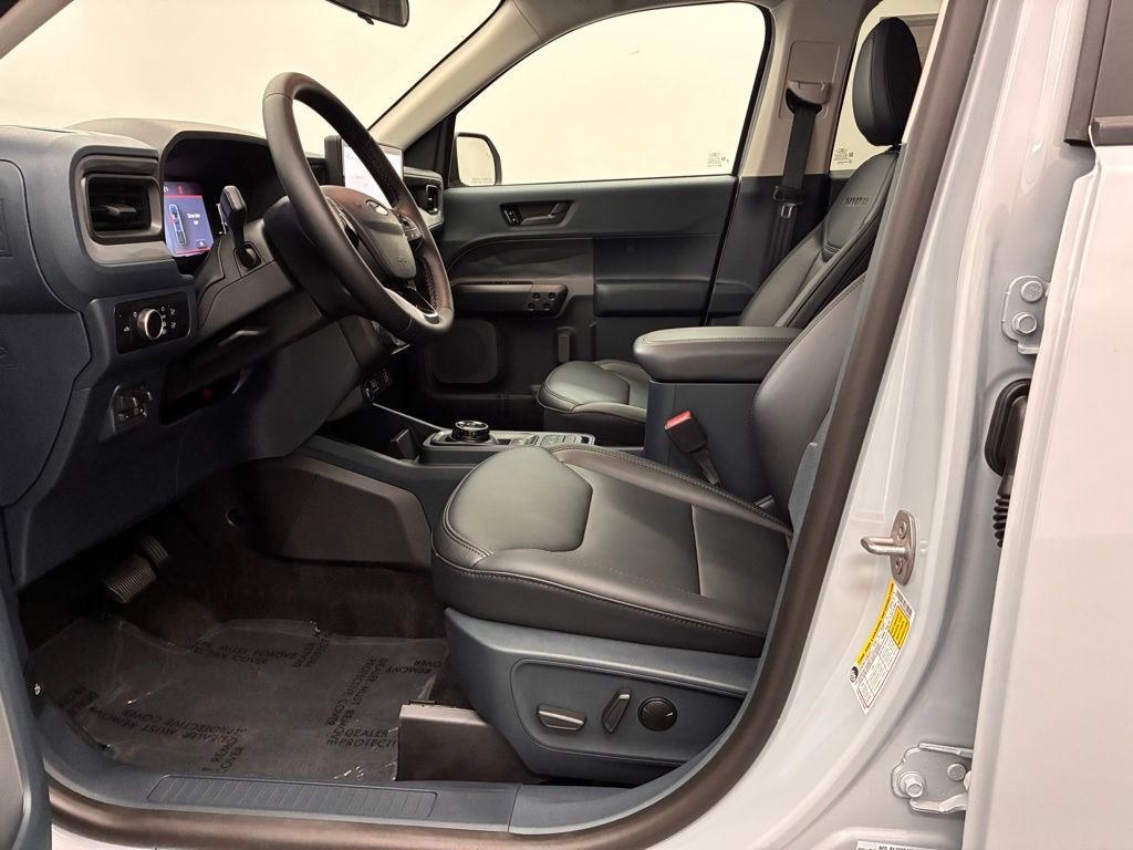 New 2025 Ford Maverick Lariat w/ Black Appearance Package image 18