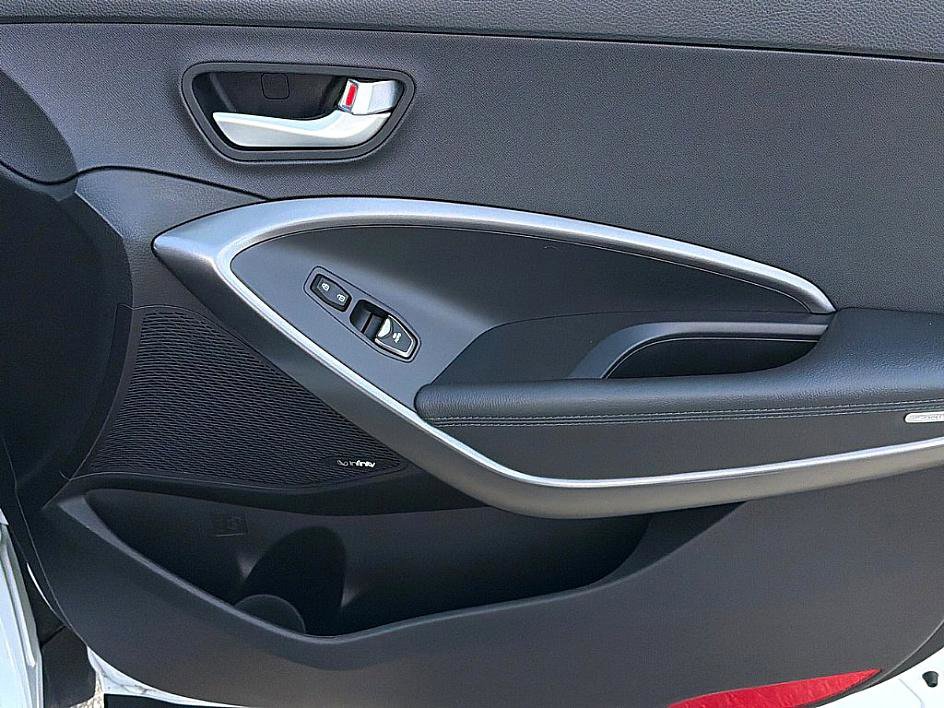 Used 2017 Hyundai Santa Fe Sport image 24