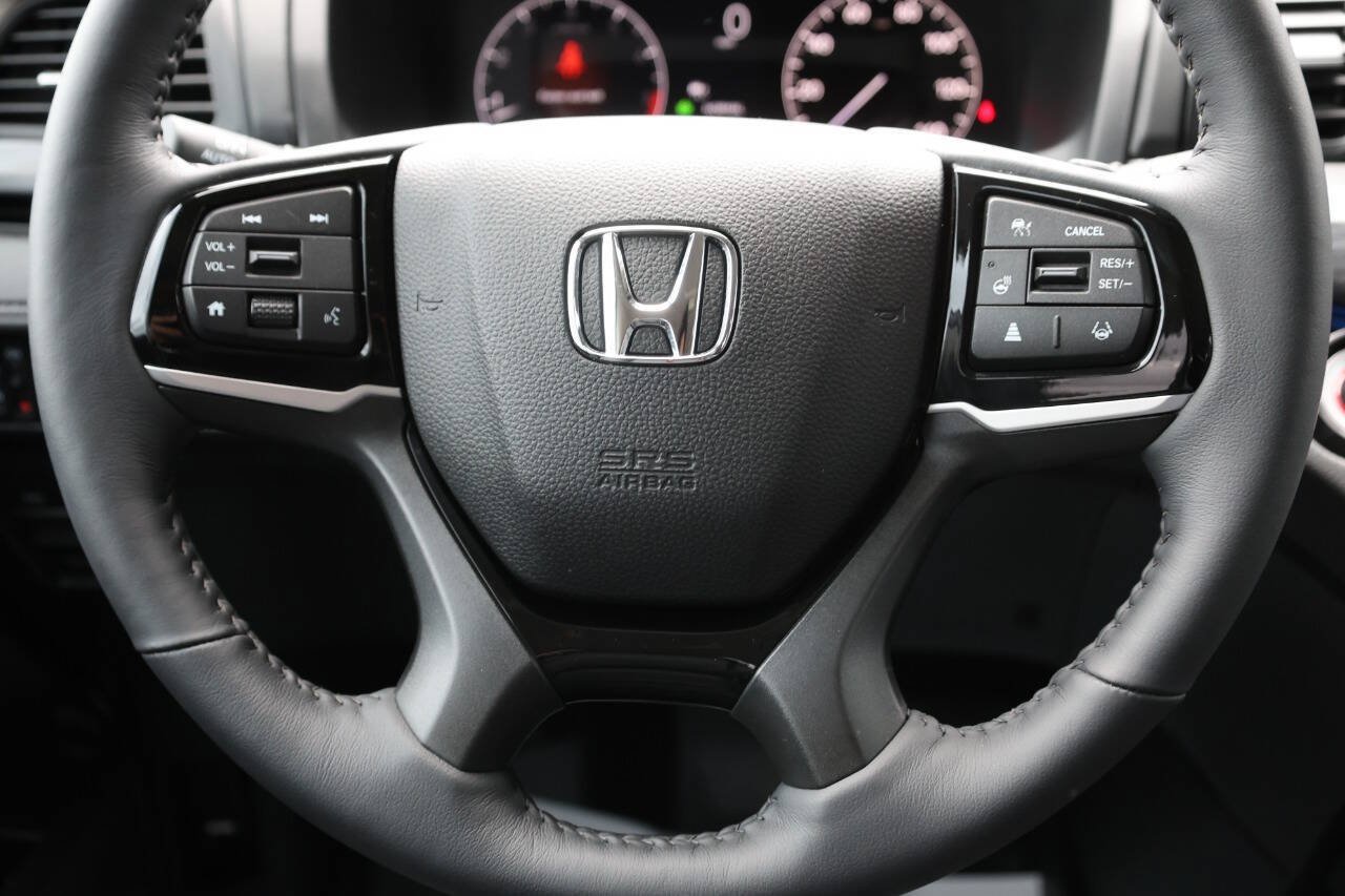 Used 2025 Honda Odyssey Elite image 19