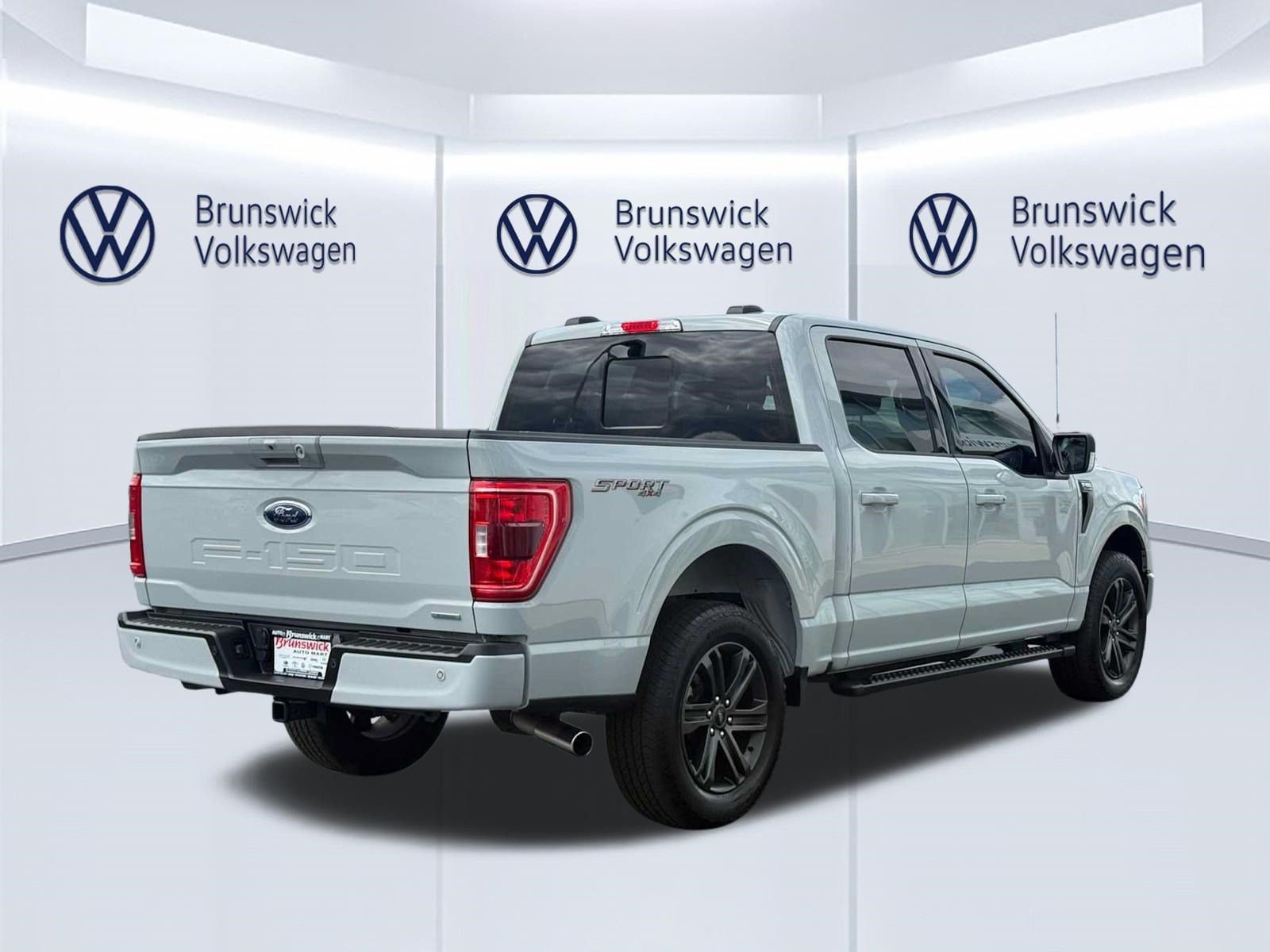 Used 2023 Ford F150 XLT w/ Equipment Group 302A High AWD/4WD image 4