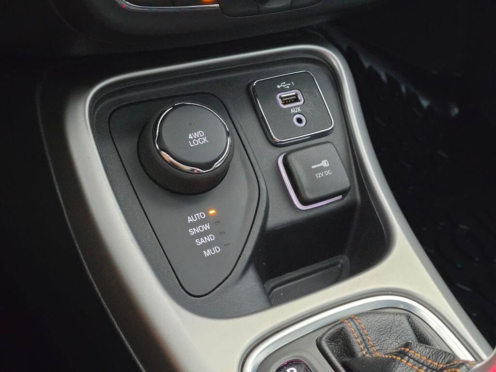 Used 2020 Jeep Compass Latitude AWD/4WD image 30