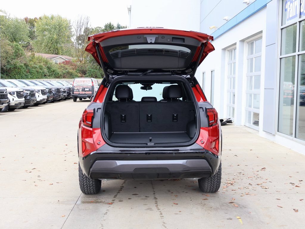 New 2026 GMC Terrain AT4 w/ LPO, Black Badging Package AWD/4WD image 29