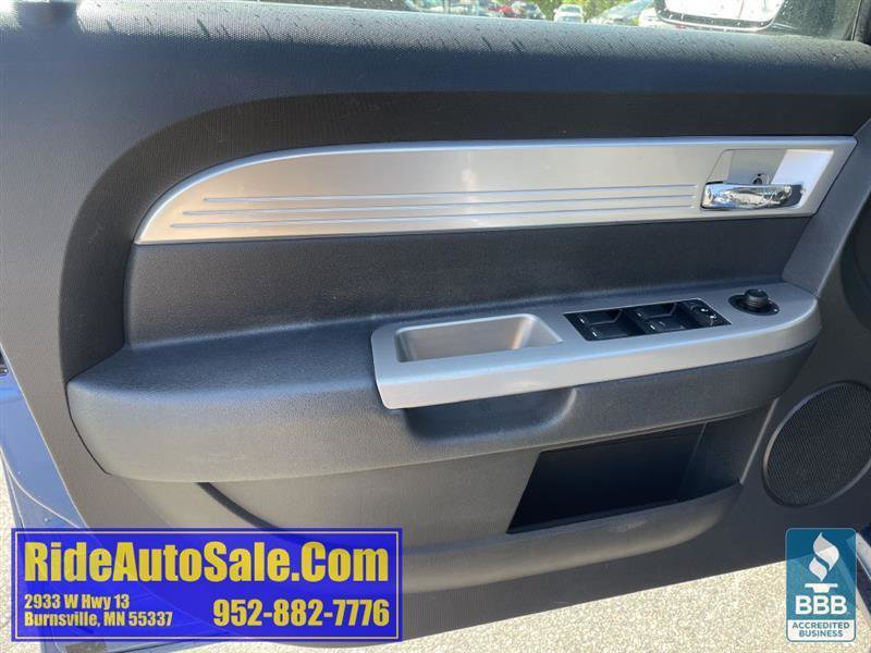 Used 2009 Chrysler Sebring Touring w/ Electronics Convenience Group FWD image 9