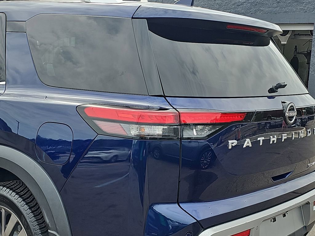 Used 2023 Nissan Pathfinder SL w/ SL Premium Package image 39