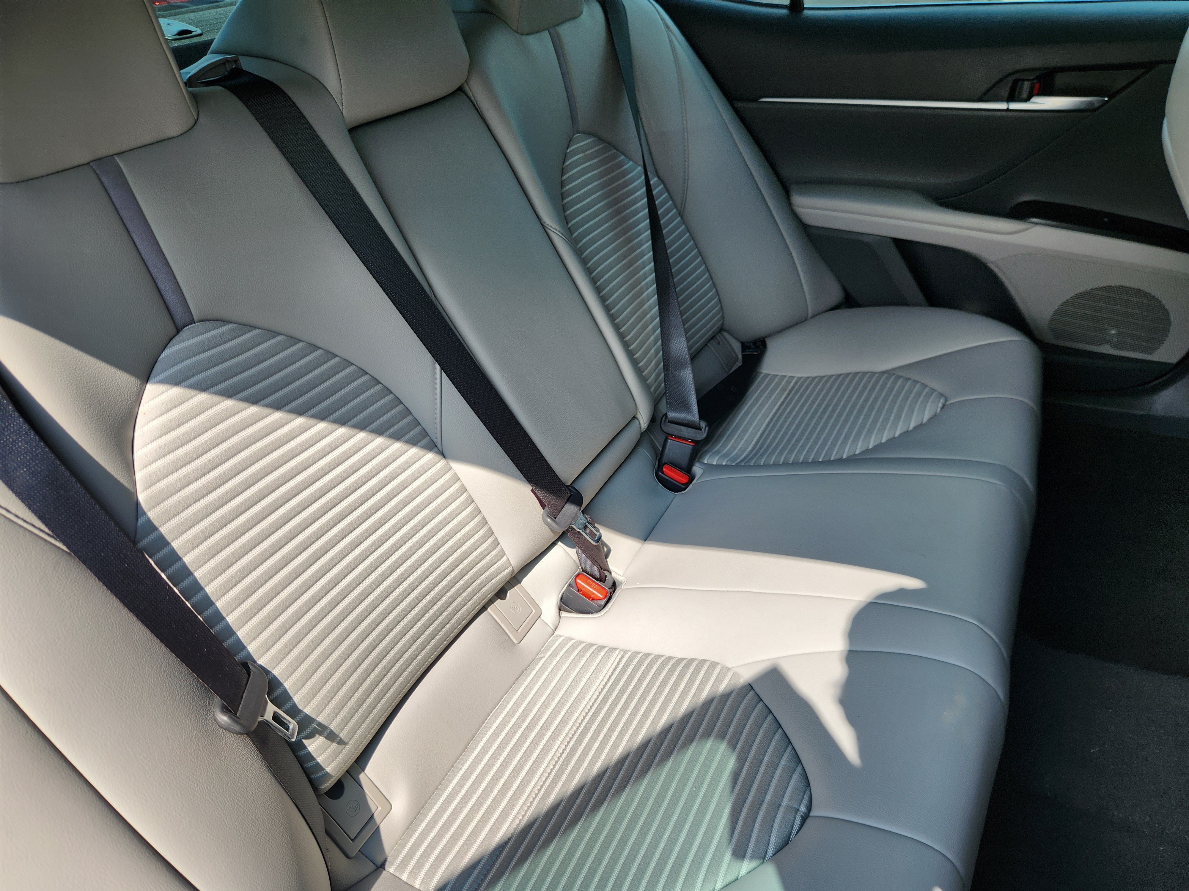Used 2019 Toyota Camry SE FWD image 15