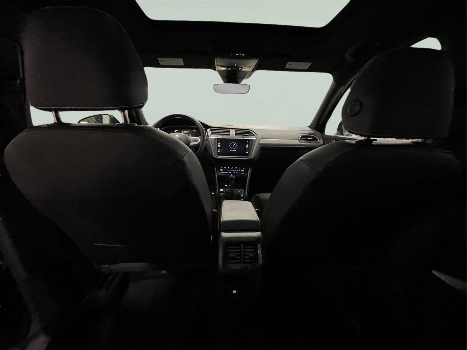 Used 2023 Volkswagen Tiguan SE R-Line image 16