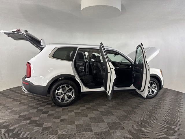 Certified 2022 Kia Telluride EX image 16