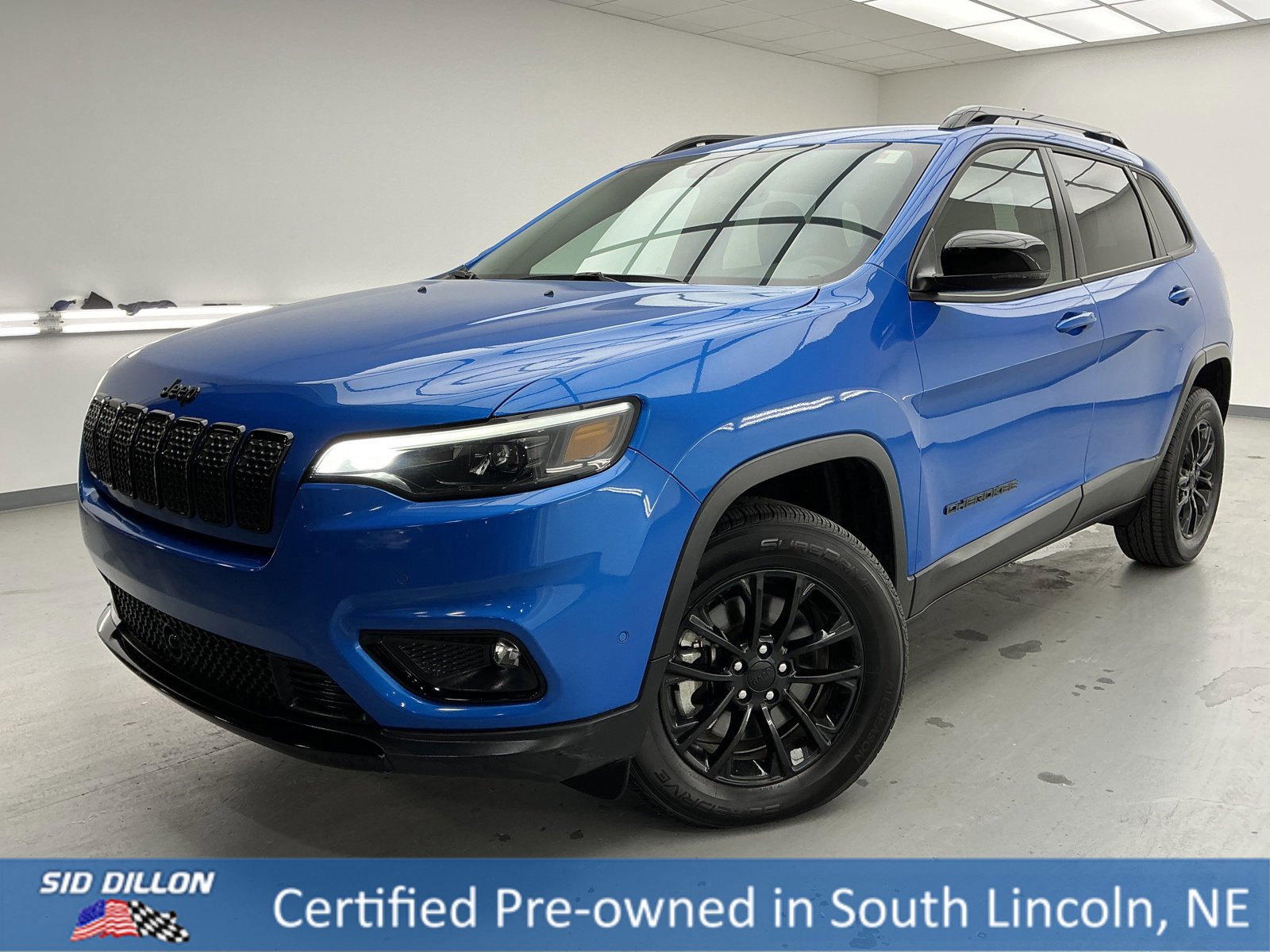 Used 2023 Jeep Cherokee Altitude Lux image 1