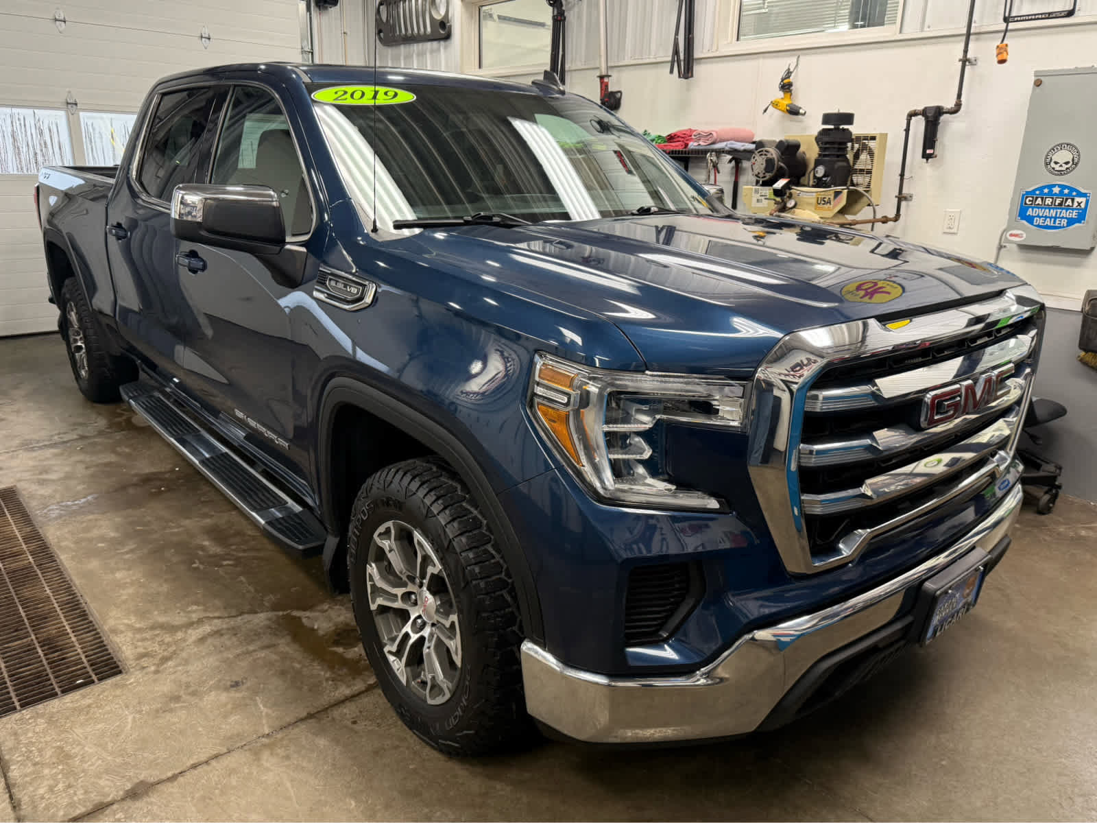 Used 2019 GMC Sierra 1500 SLE AWD/4WD image 3