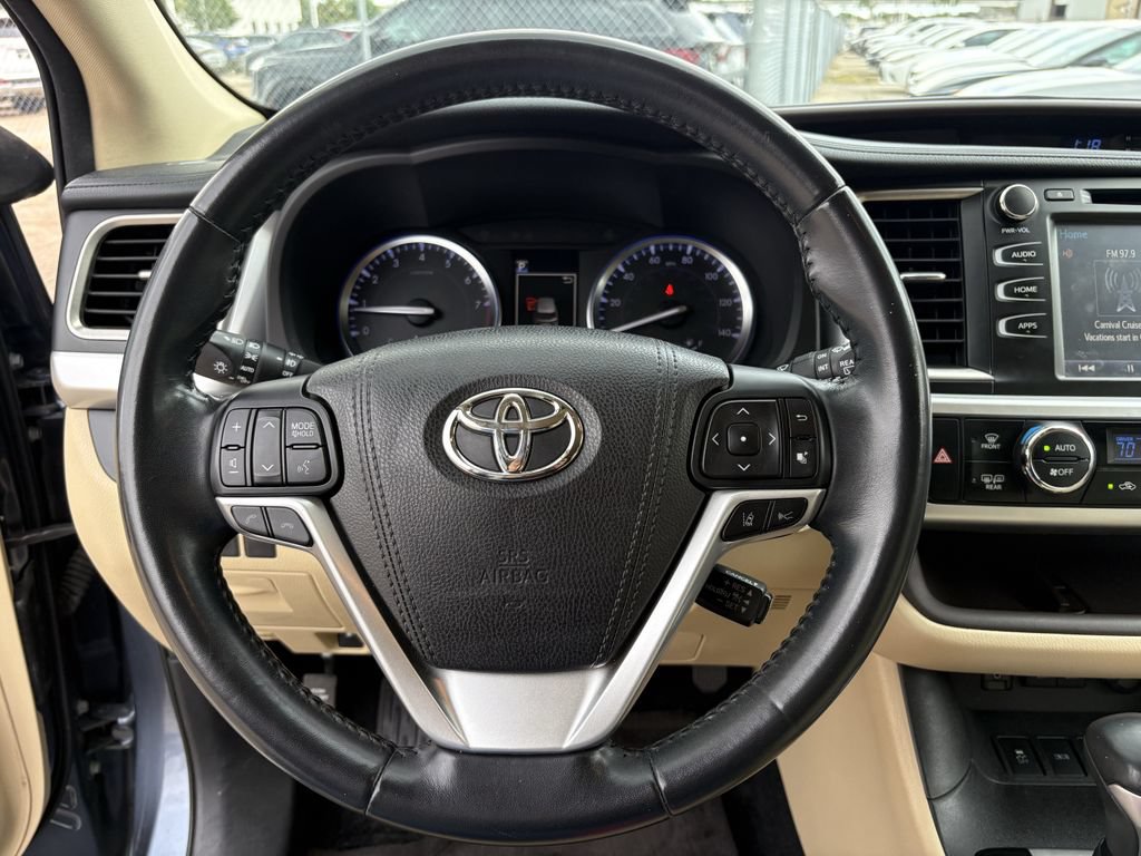 Used 2018 Toyota Highlander XLE FWD image 14