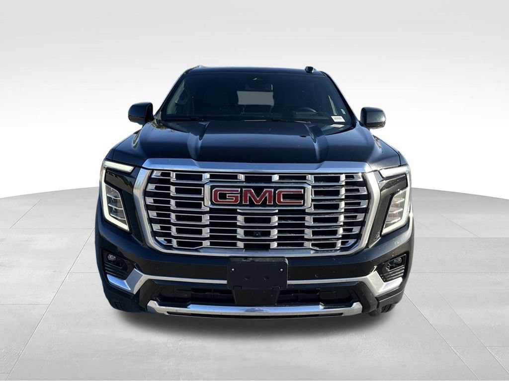 Used 2025 GMC Yukon XL Denali AWD/4WD image 3