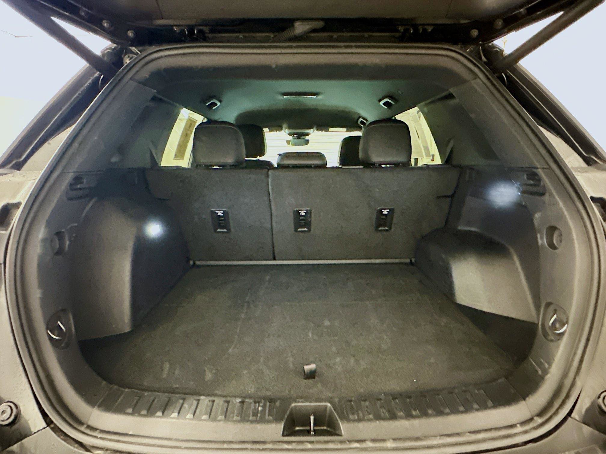 Used 2025 Chevrolet Equinox LT w/ Convenience Package II image 30