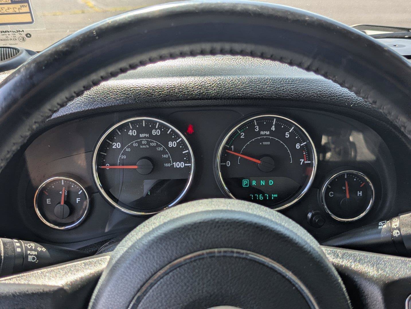Used 2018 Jeep Wrangler Unlimited Sahara w/ Connectivity Group AWD/4WD image 14