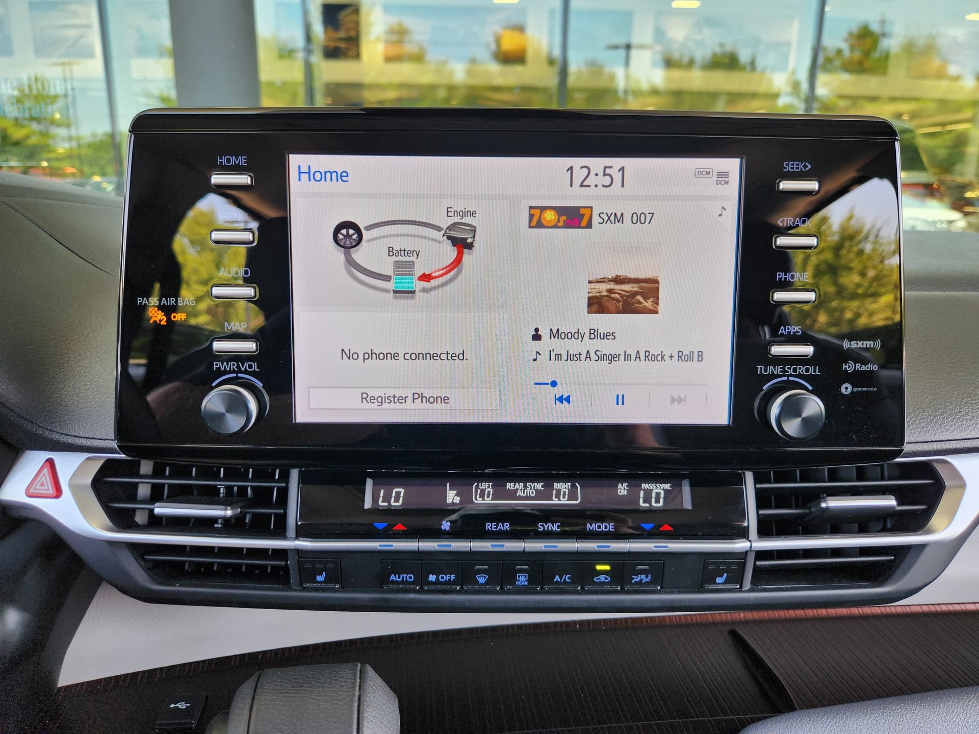 Used 2023 Toyota Sienna XLE FWD image 18