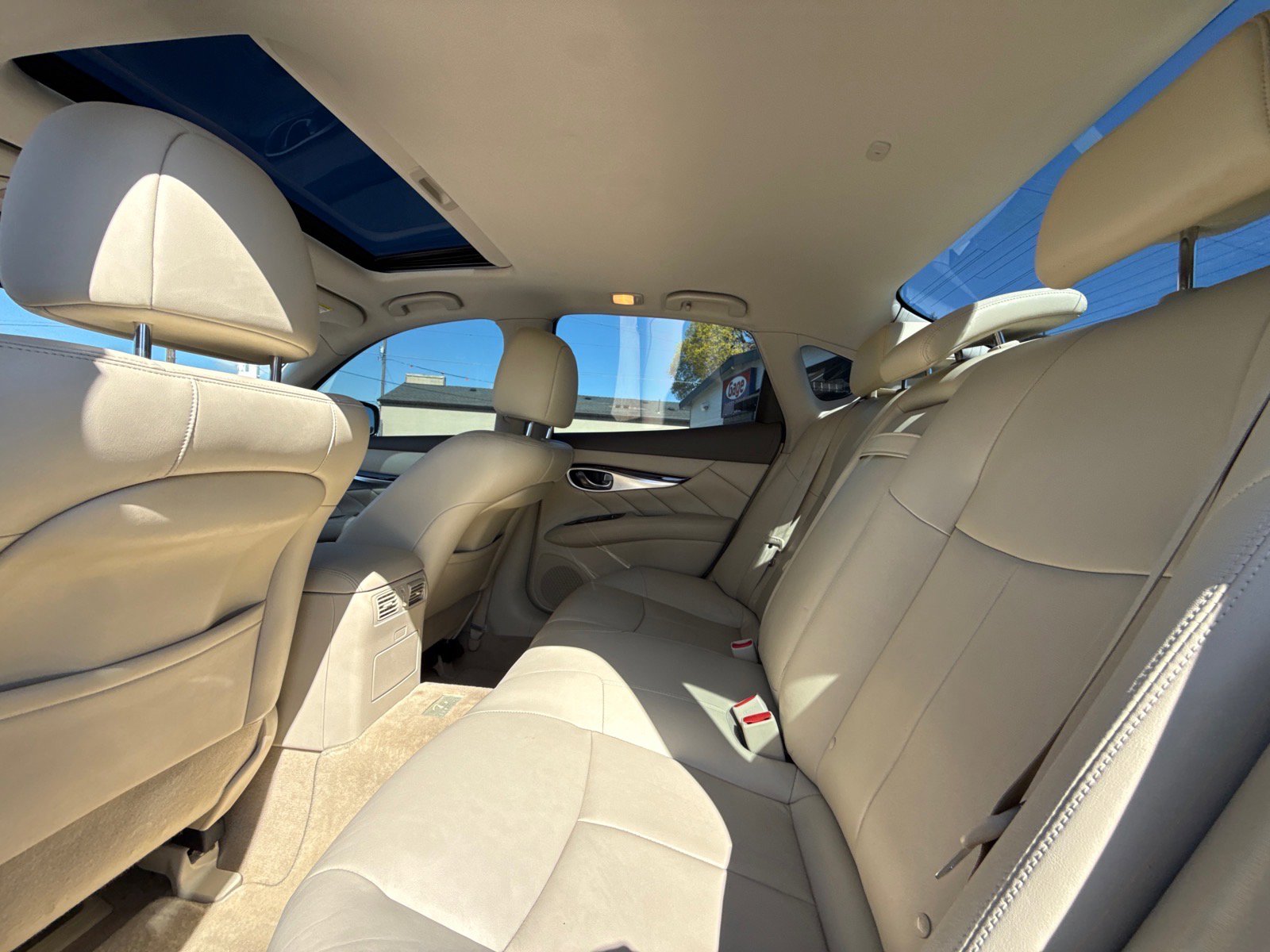 Used 2011 INFINITI M37 image 15