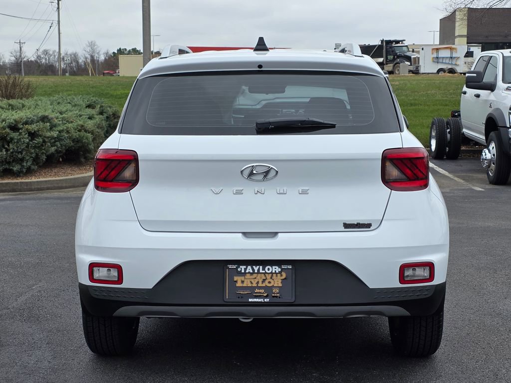 Used 2022 Hyundai Venue SEL image 6