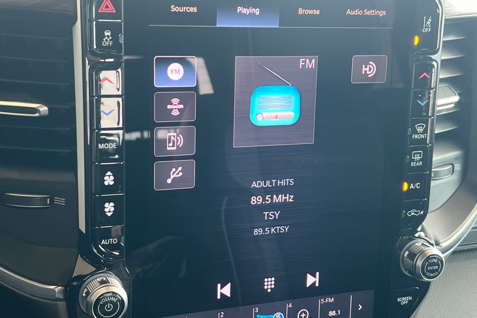 New 2027 RAM 2500 Laramie AWD/4WD image 17