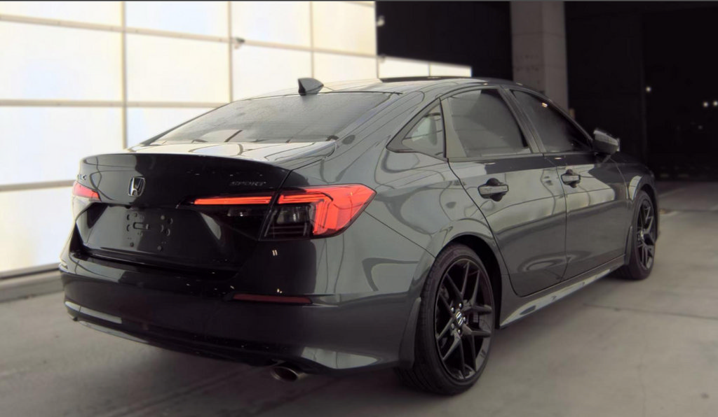 Used 2023 Honda Civic Sport image 5