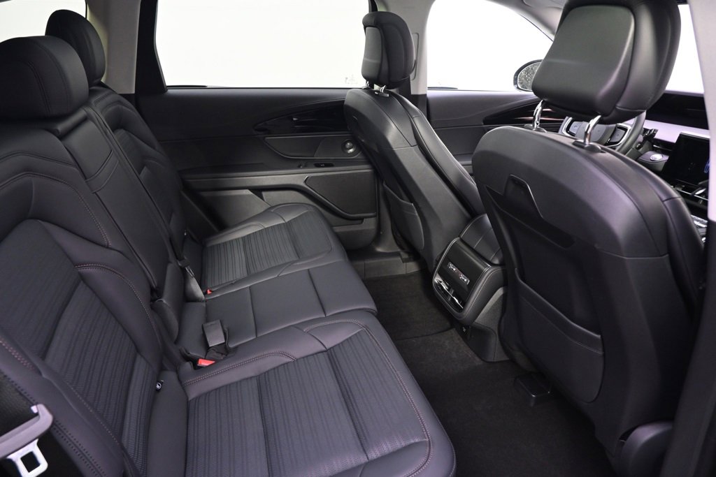 New 2026 Lincoln Nautilus Reserve image 18