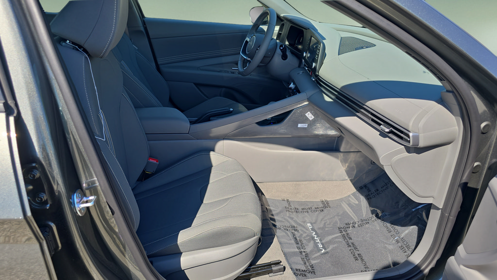 New 2026 Hyundai Elantra Sport FWD image 13