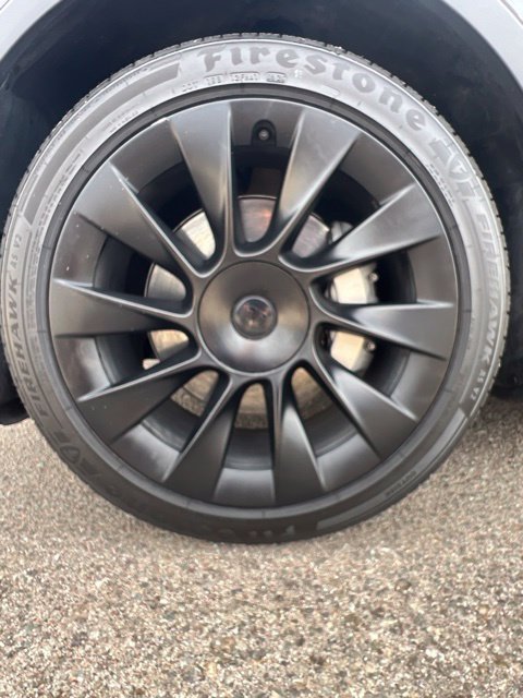 Used 2023 Tesla Model Y 2WD image 31
