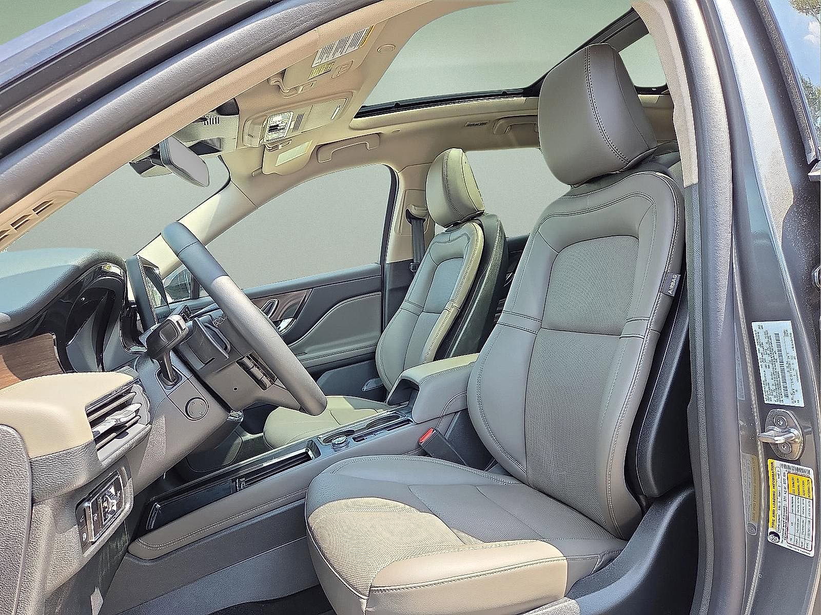 New 2025 Lincoln Corsair Grand Touring w/ Equipment Group 302A AWD/4WD image 15