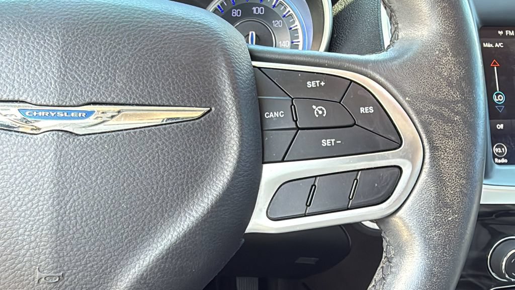 Used 2018 Chrysler 300 Touring L RWD image 32