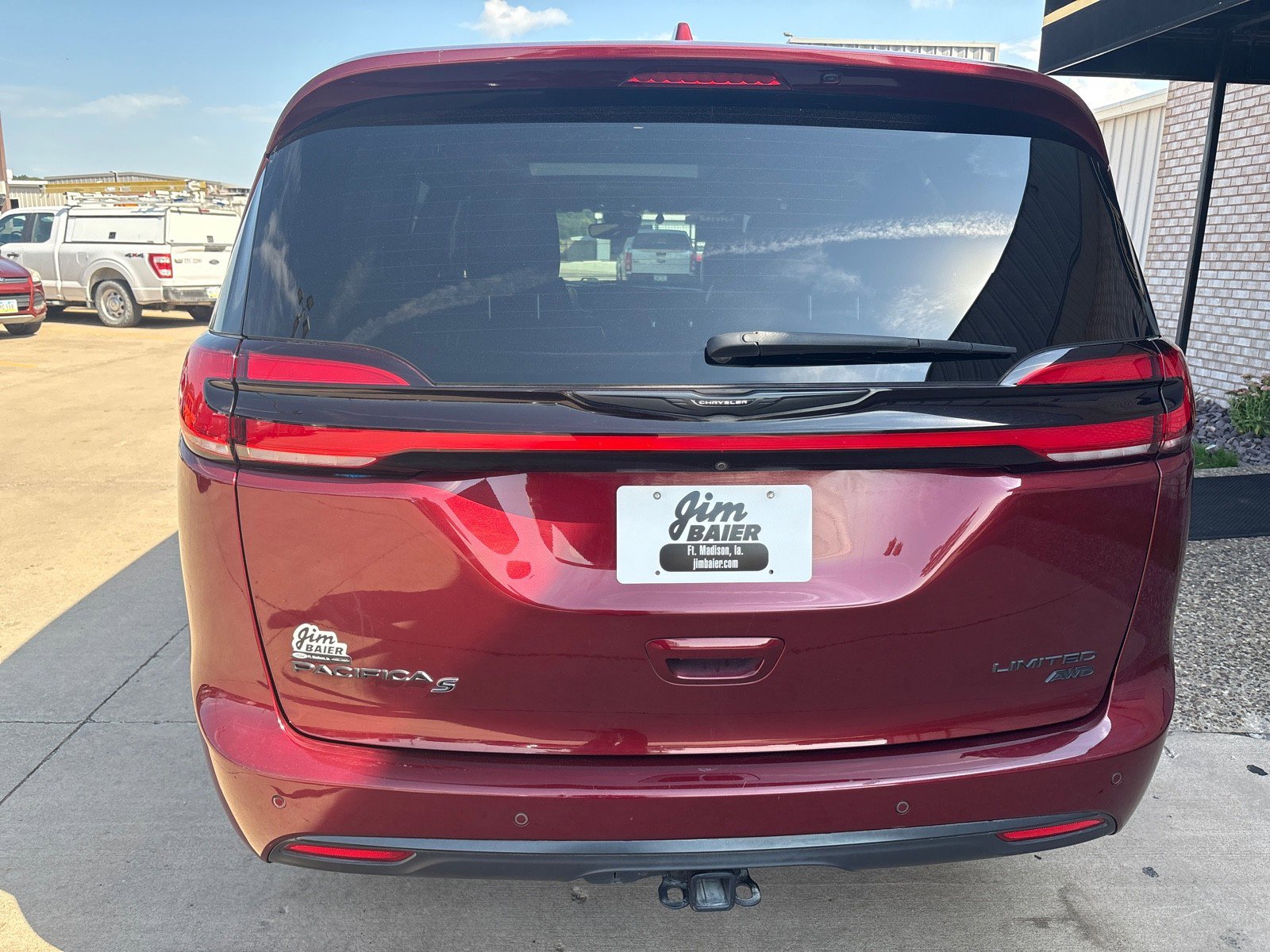 Used 2021 Chrysler Pacifica Limited w/ Premium & Safety Sphere Group image 11