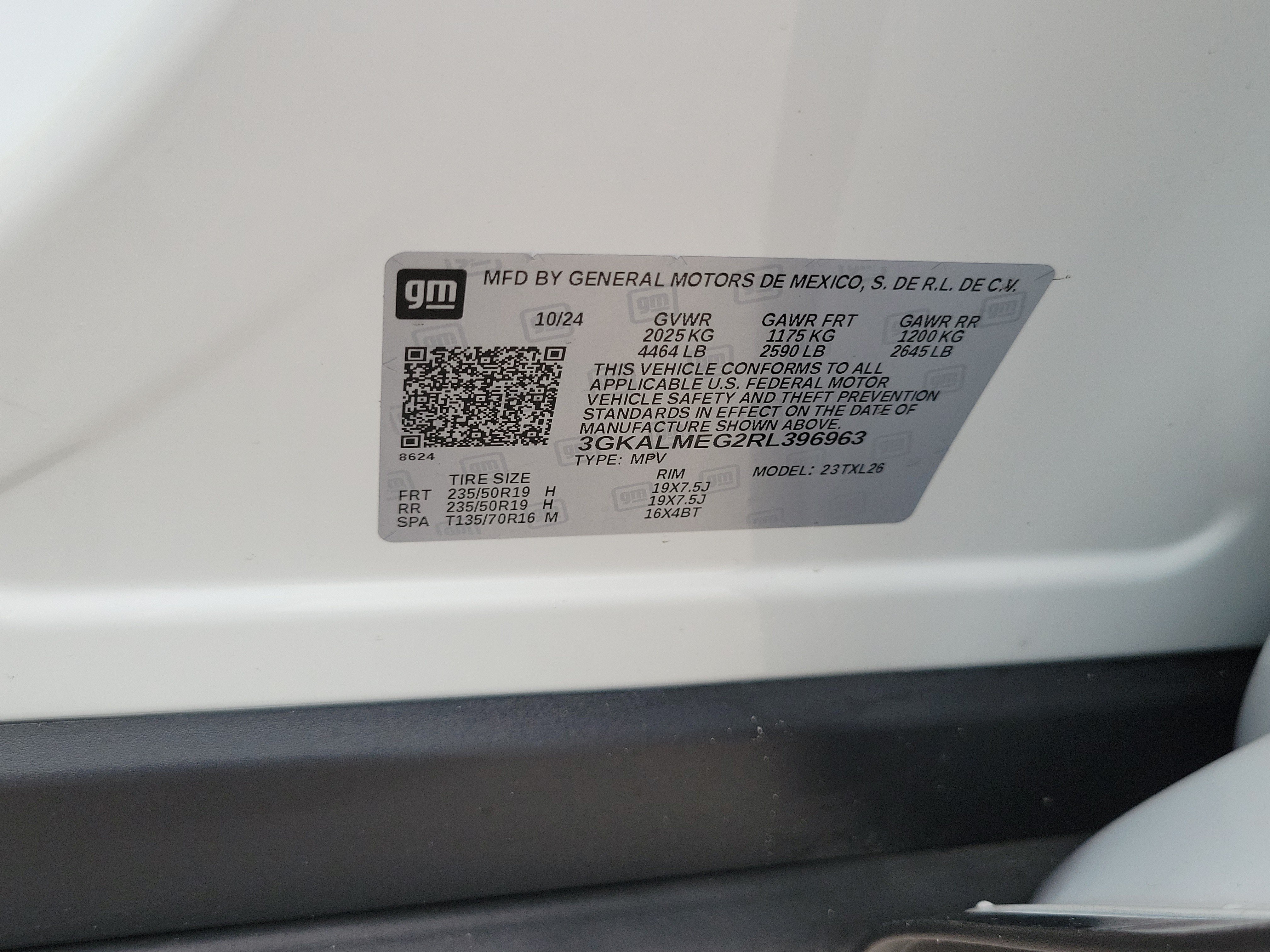 Used 2024 GMC Terrain SLE w/ Driver Convenience Package FWD image 30