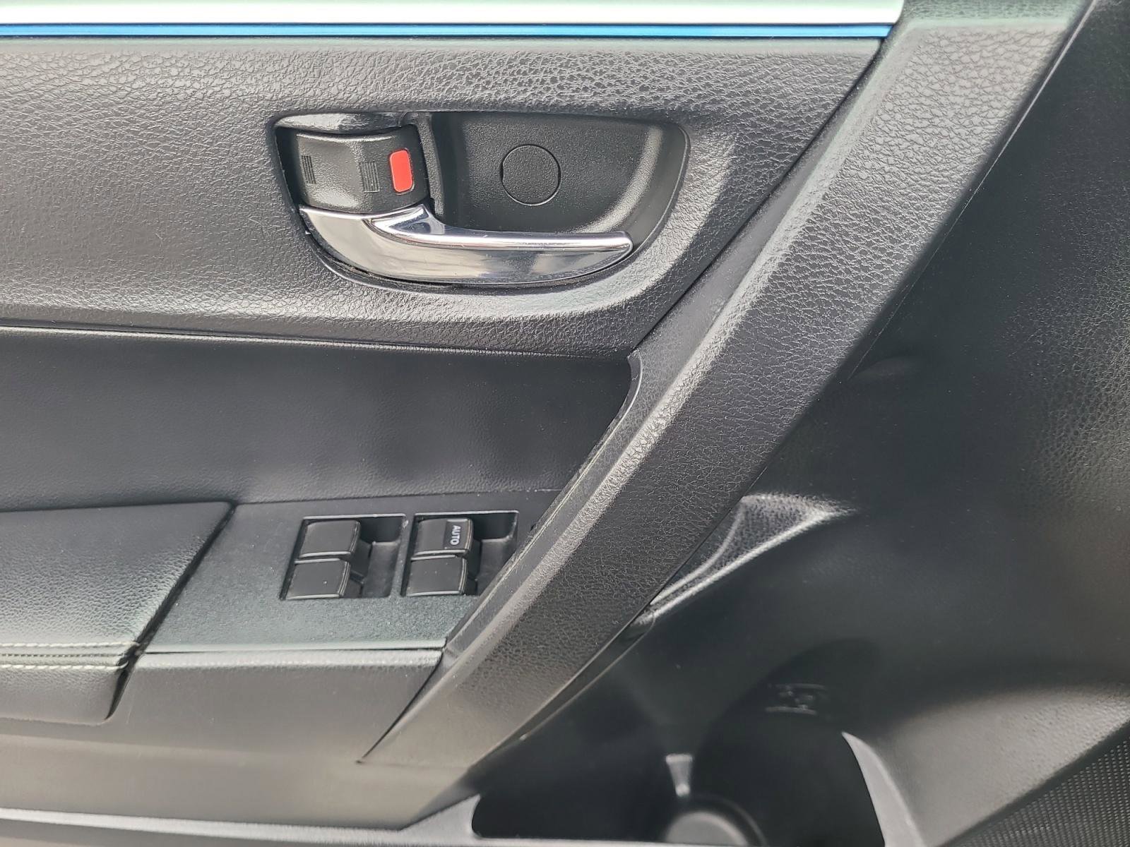 Used 2015 Toyota Corolla S FWD image 10