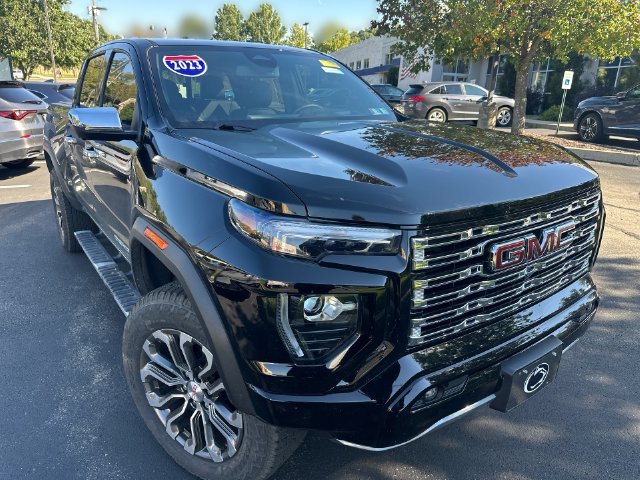 Used 2023 GMC Canyon Denali AWD/4WD image 12