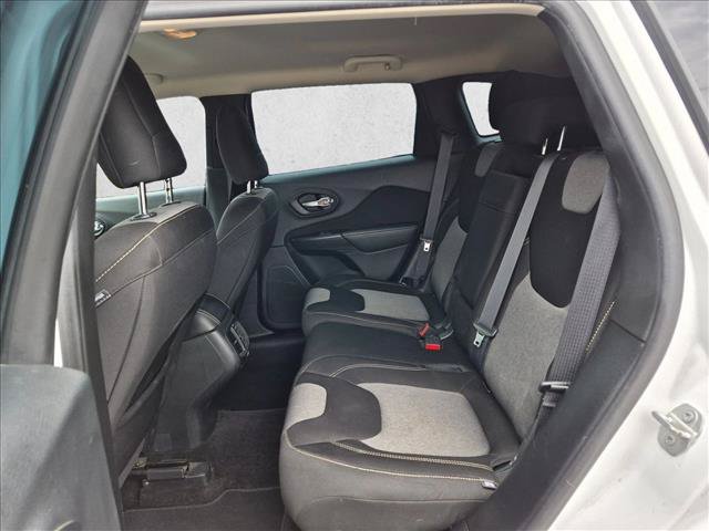 Used 2015 Jeep Cherokee Sport w/ Sport Appearance Group FWD image 15