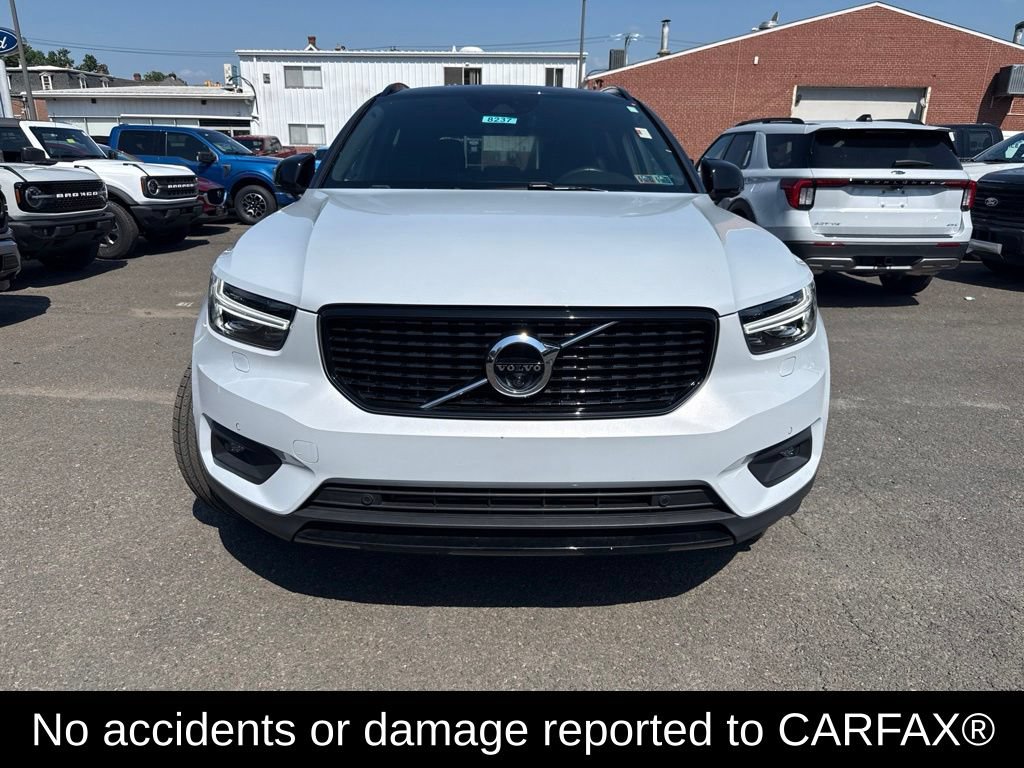 Used 2020 Volvo XC40 T5 R-Design w/ Protection Package AWD/4WD image 2