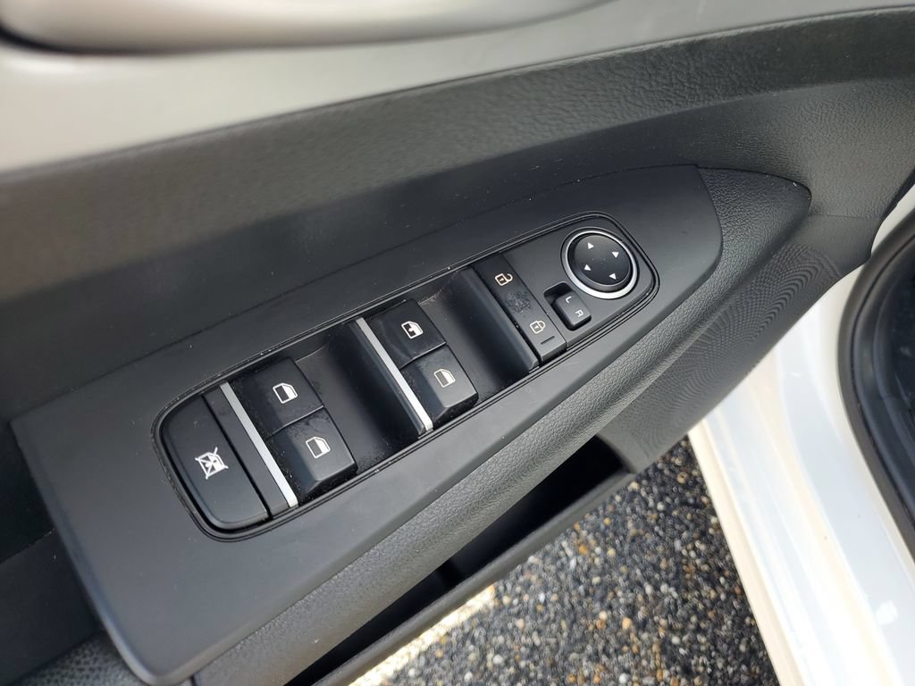Used 2023 Kia Forte LXS FWD image 9